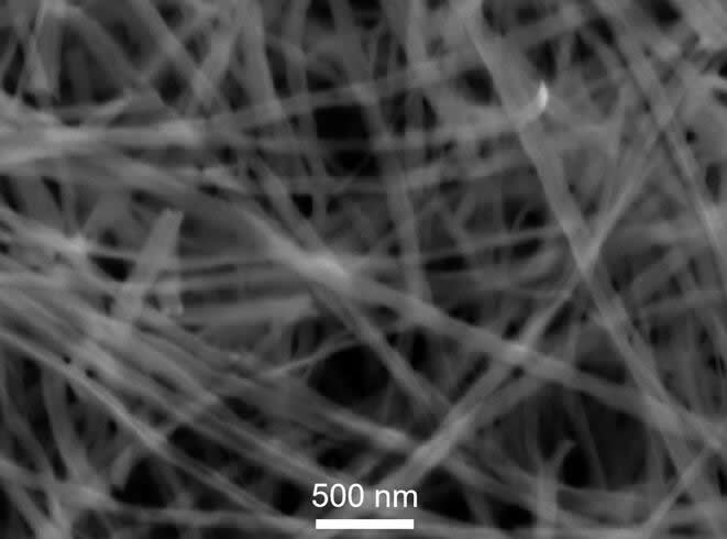 一种纳米线状二磷化铜及其制备方法和应用