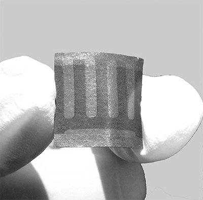 一种纸基双钙钛矿太阳能电池的制备方法