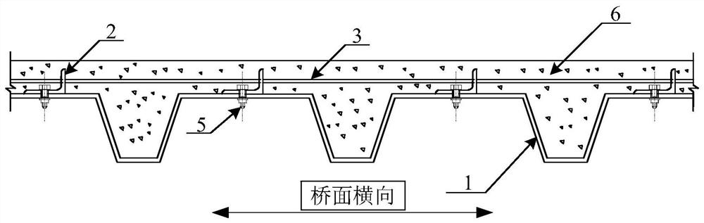 一种角钢和压型钢板装配连接的超高韧性组合桥面板