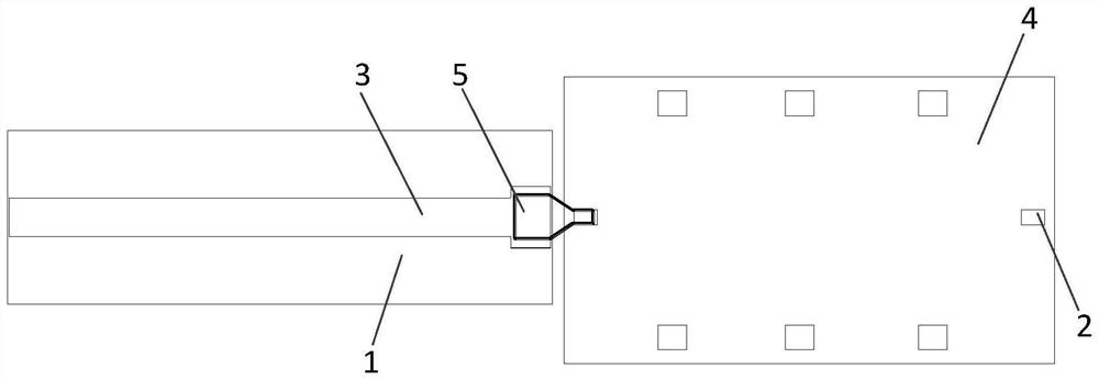 一种芯片和传输线间渐变金带互联结构及其装配方法