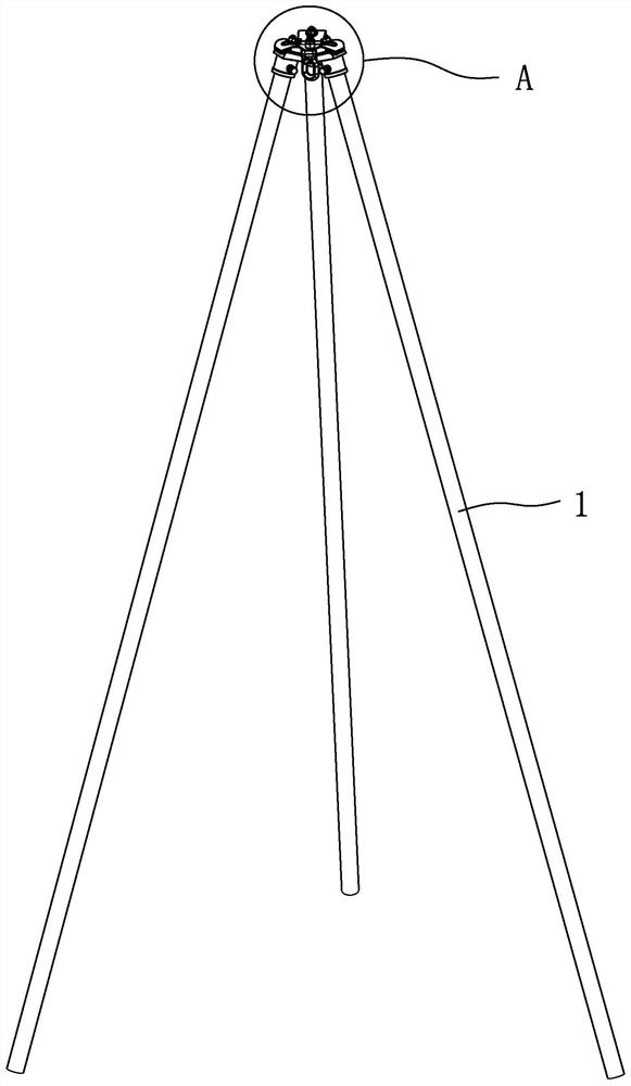一种球头式起重三角架