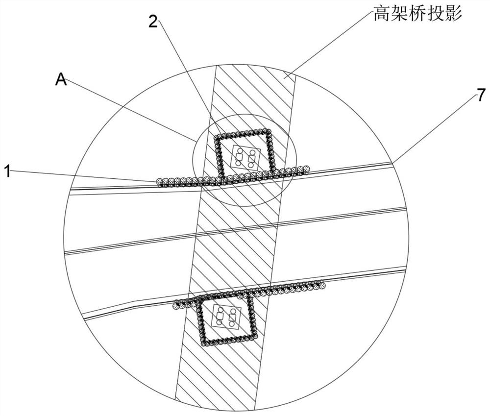 一种近距离下穿低净空桥梁的围护结构及其施工方法