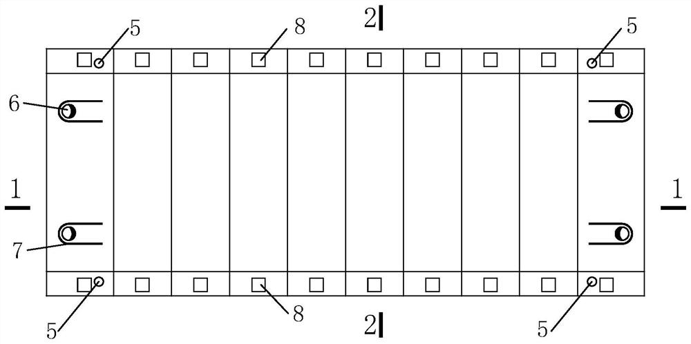 一种便于脱模的梁式楼梯及其制作方法