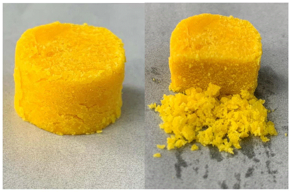 一种利用蛋黄粉快速可控制备低盐咸蛋黄的方法